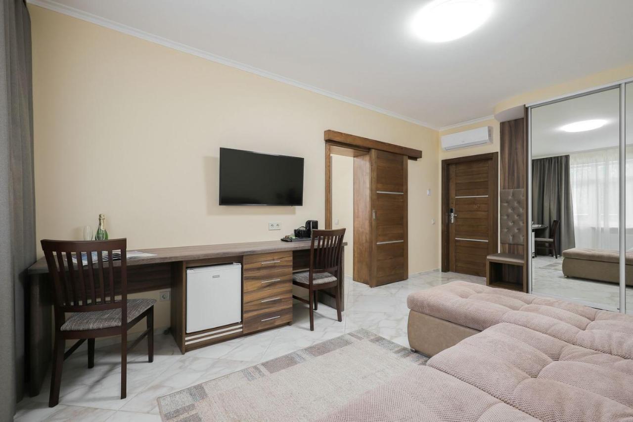 Borys Hotel Boryspil Airport Ngoại thất bức ảnh